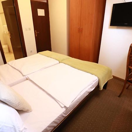 Rustika Sobe Bed & Breakfast Osijek Exterior photo